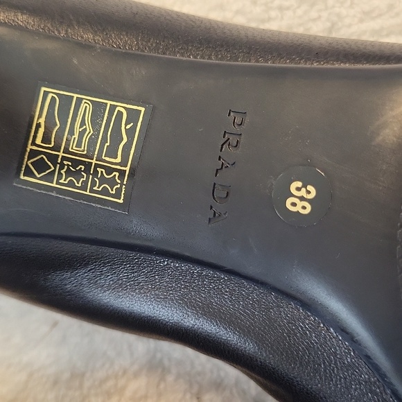 Prada Black Soft Leather Kitten Heels pointed toe pump SZ 7.5/38 leather insole - Picture 12 of 15